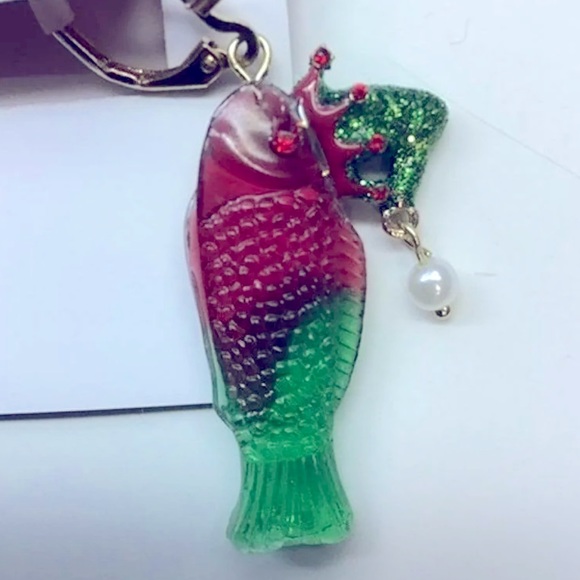 New Betsey Johnson
Gummy Fish Elf Drop Earrings - Picture 4 of 8